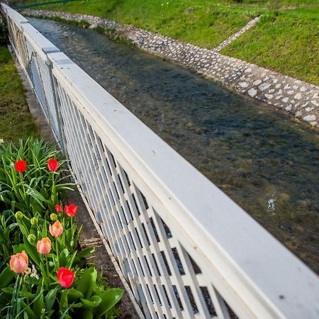 Riverside Apartman**** Miskolc Exterior foto